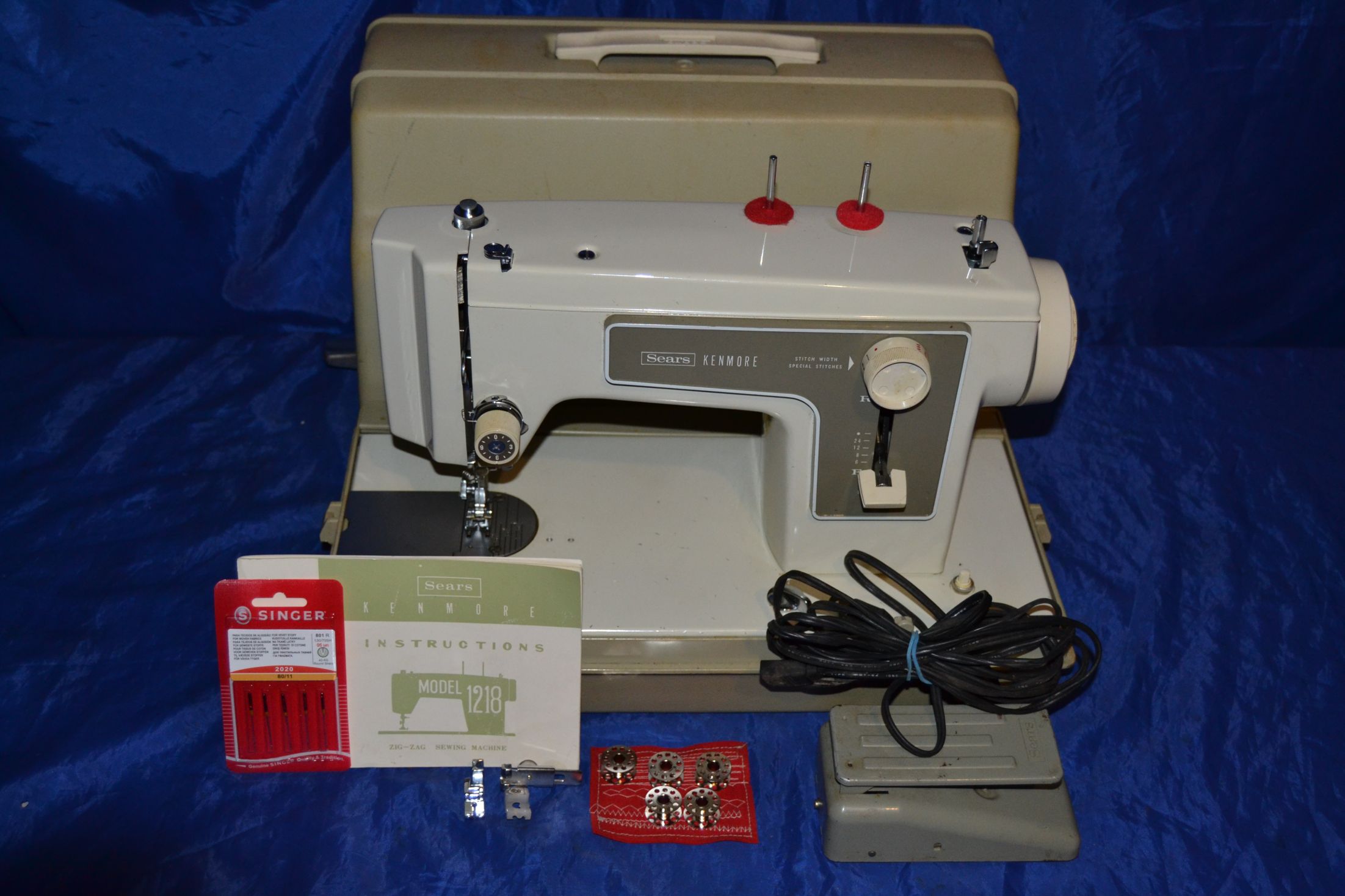 KENMORE 148.12201 ZIGZAG SEWING MACHINE IN CASE MANUAL SERVICED READY